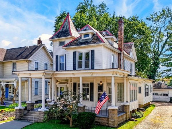 43 E Mound Street , Canal Winchester, OH 43110