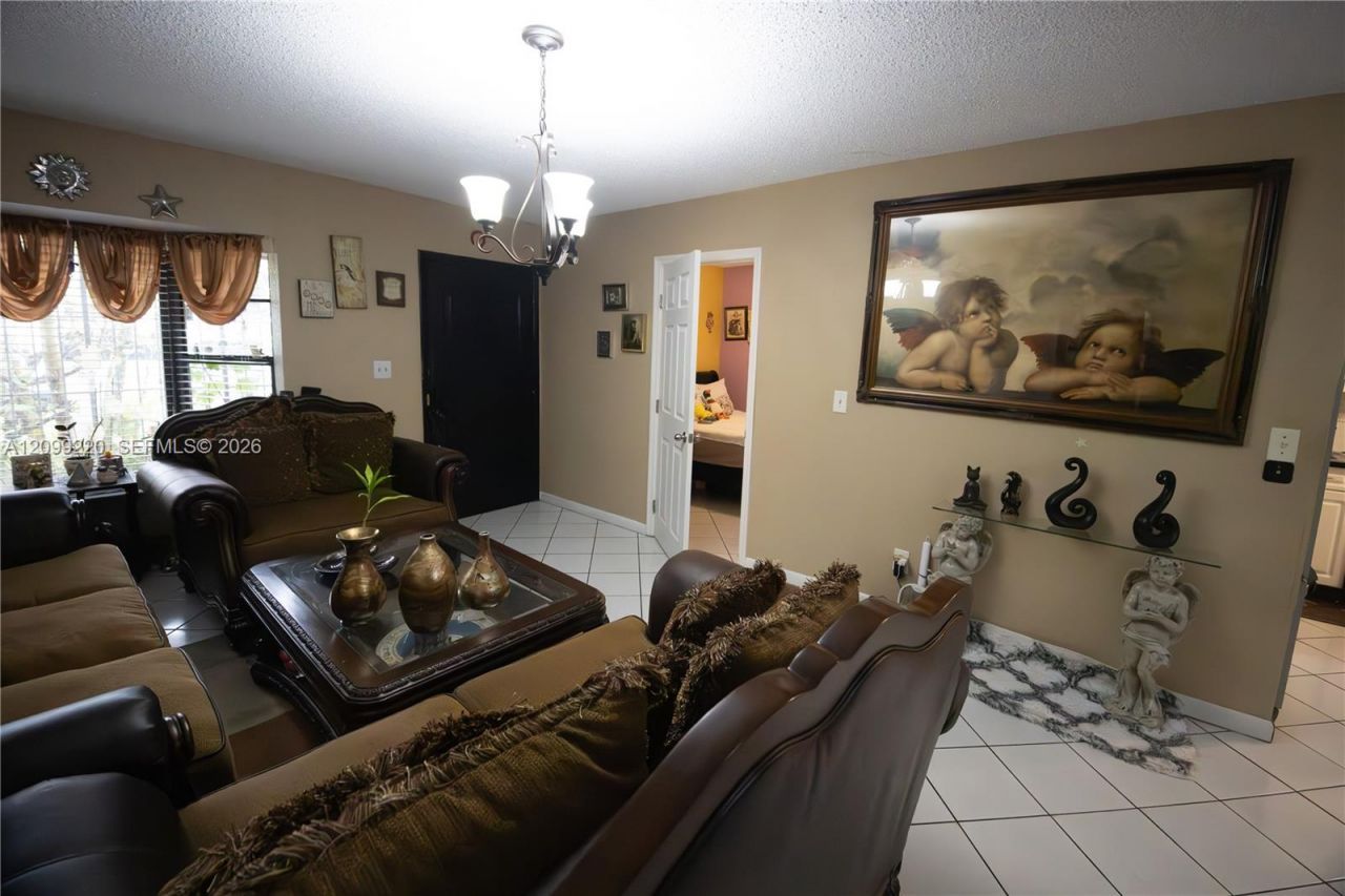 19533 SW 103 Ct, Cutler Bay, FL 33157 Photo