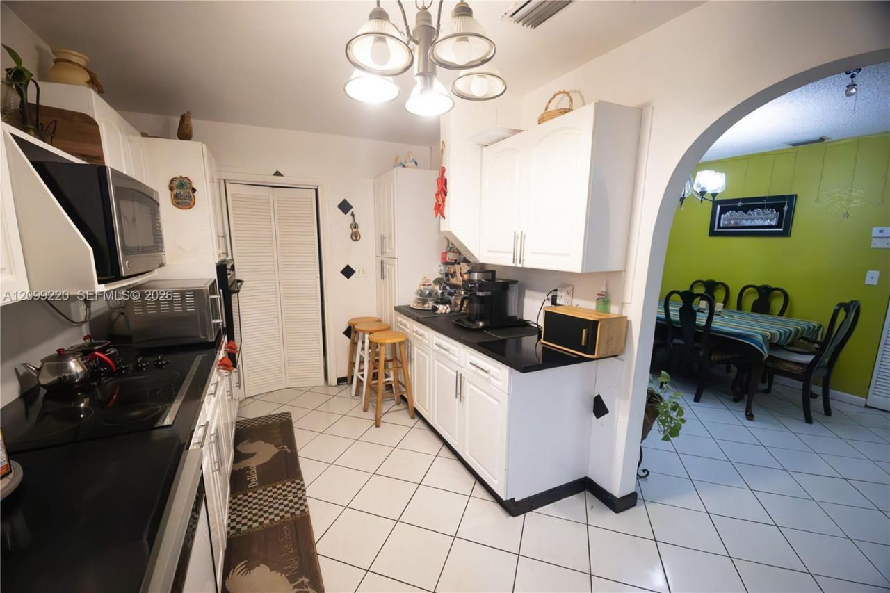19533 SW 103 Ct, Cutler Bay, FL 33157 Photo