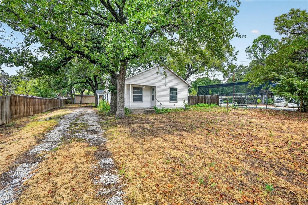 3009 Caddo Trail, Lake Worth, TX 76135 Main Photo
