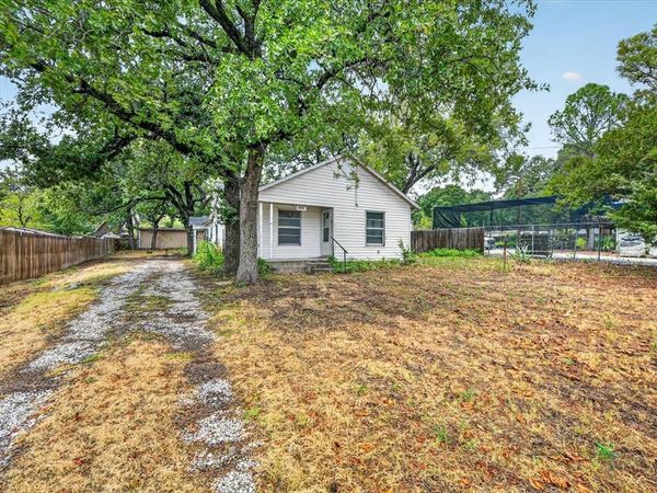 3009 Caddo Trail , Lake Worth, TX 76135