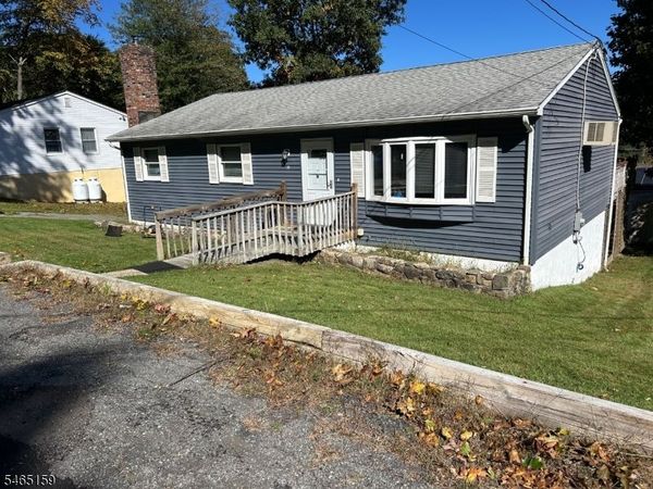 73 Elba Ave, Hopatcong, NJ 07843