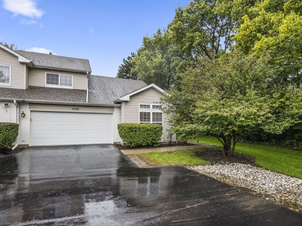 1729 Waterford Road , North Aurora, IL 60542