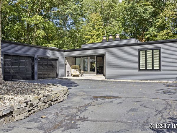 4776 Pinnacle Court SW, Wyoming, MI 49519