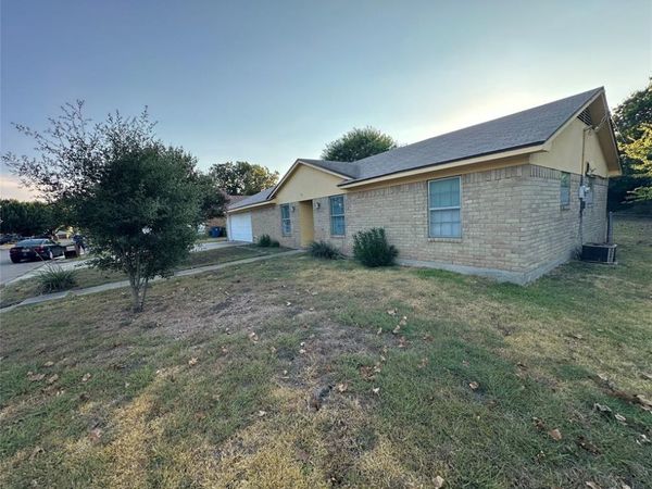 713 Rolling Hills Drive, Hewitt, TX 76643