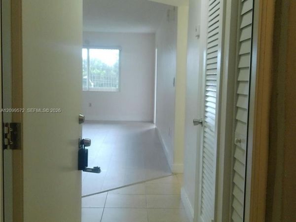 Unit A33, Miami Lakes, FL 33014