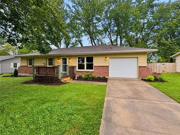 112 W 8th Street, Kearney, MO 64060