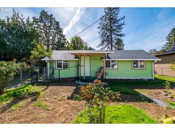 1649 ELM ST, Sweet Home, OR 97386
