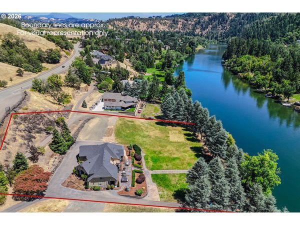 355 BOATWATCH LN, Unit 8 & 9, Roseburg, OR 97470