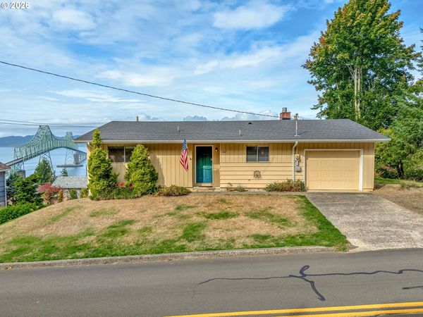 102 W GRAND AVE, Astoria, OR 97103