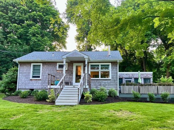 82 B Smith Street, Shelter Island, NY 11964