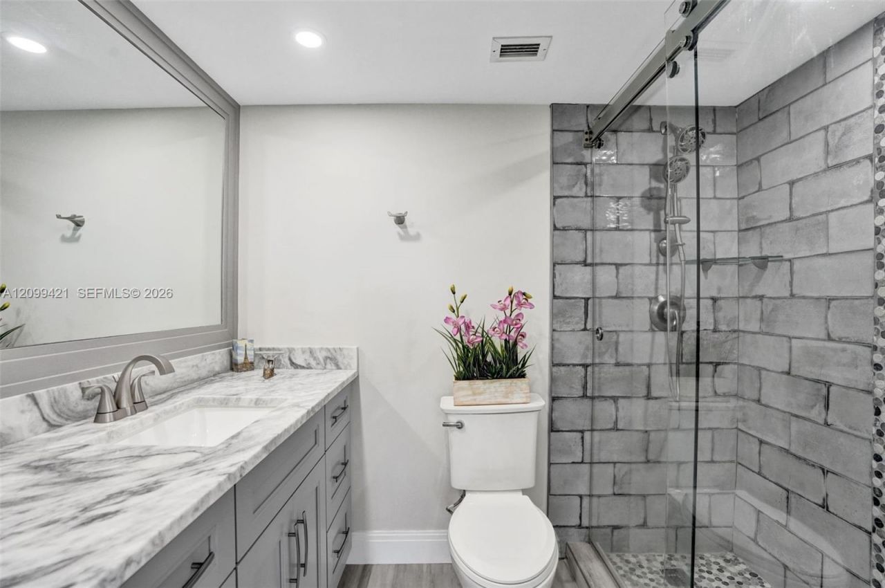 2639 N Riverside Dr , Unit 203, Pompano Beach, FL 33062 Photo