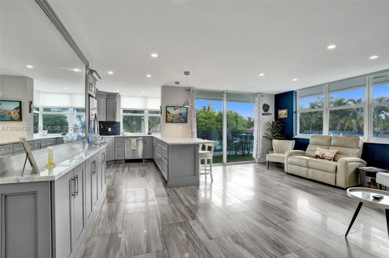 2639 N Riverside Dr , Unit 203, Pompano Beach, FL 33062 Photo