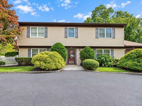 10 Marblestone , South Setauket, NY 11720