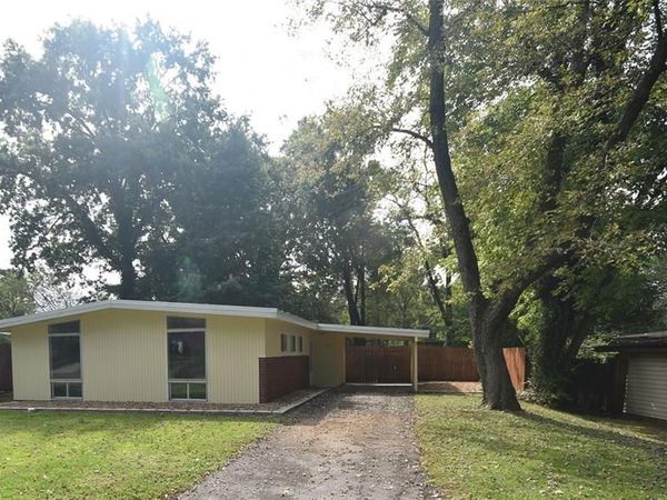 770 Bobbins Lane , Florissant, MO 63033