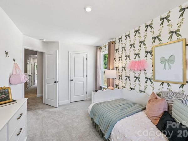 7533 Ethora Way, Charlotte, NC 28216