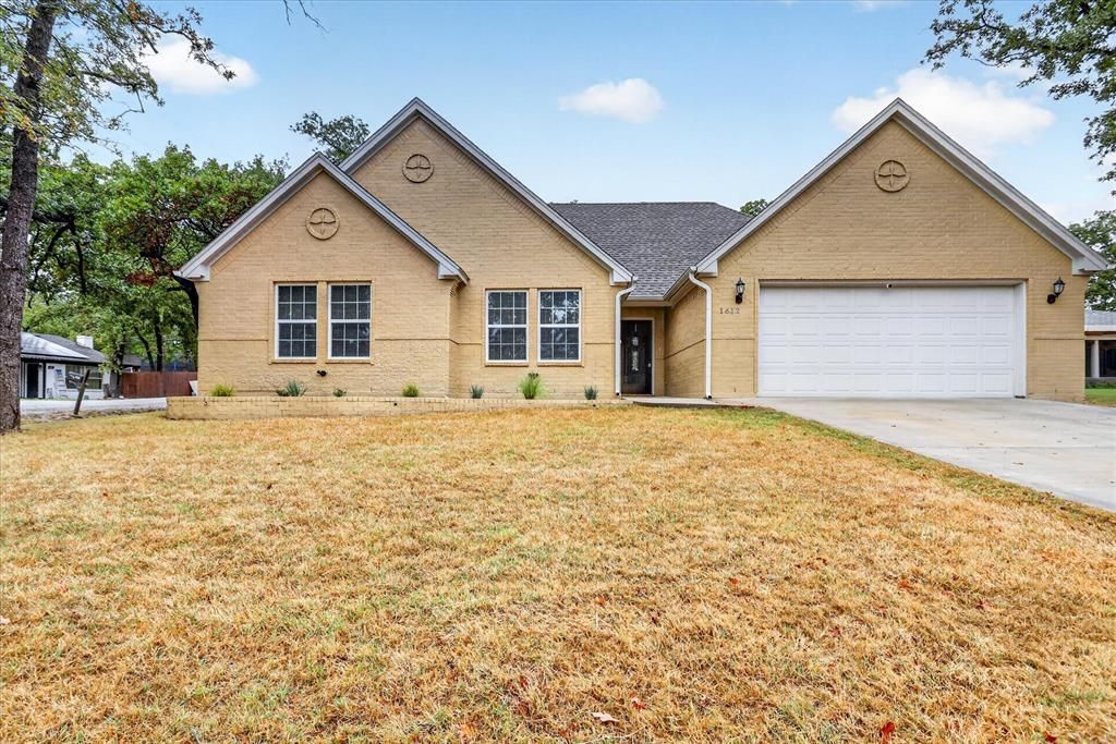 1612 Tanglewood Drive, Azle, TX 76020 Main Photo