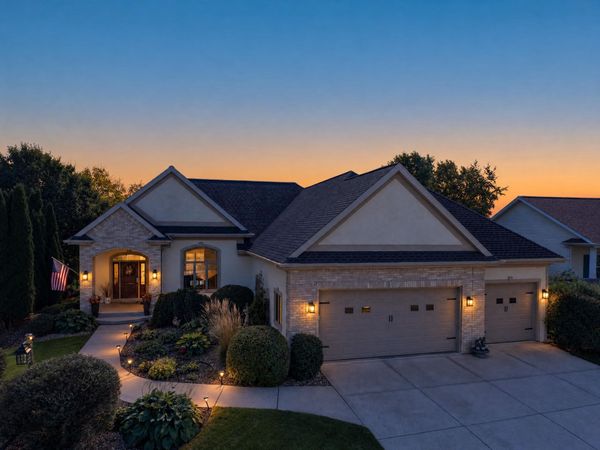 328 Vista Circle, Columbus, WI 53925