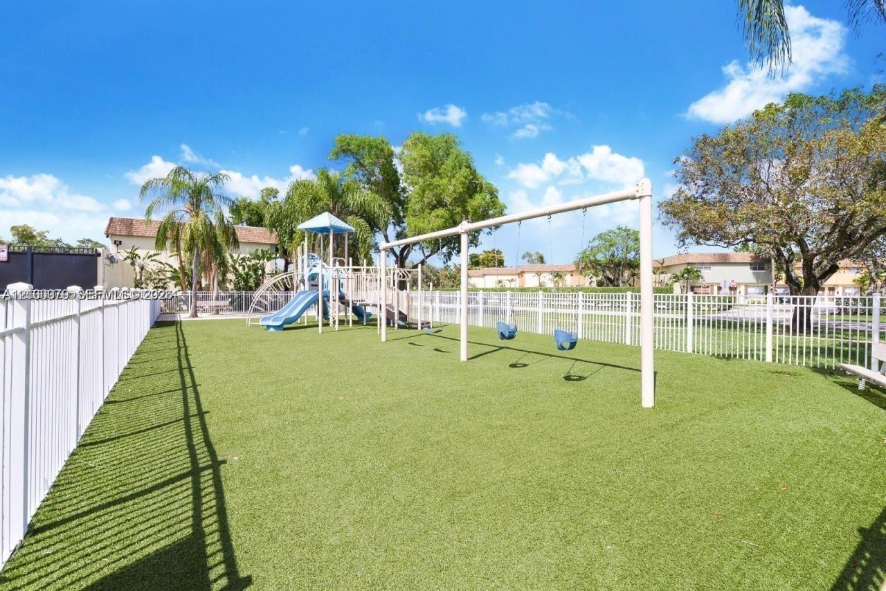 817 NW 46th Ave, Unit 817, Plantation, FL 33317 Photo
