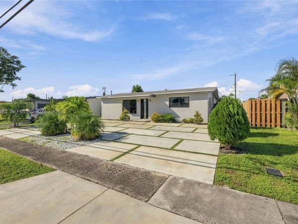 8921 NW 25th Ct, Sunrise, FL 33322