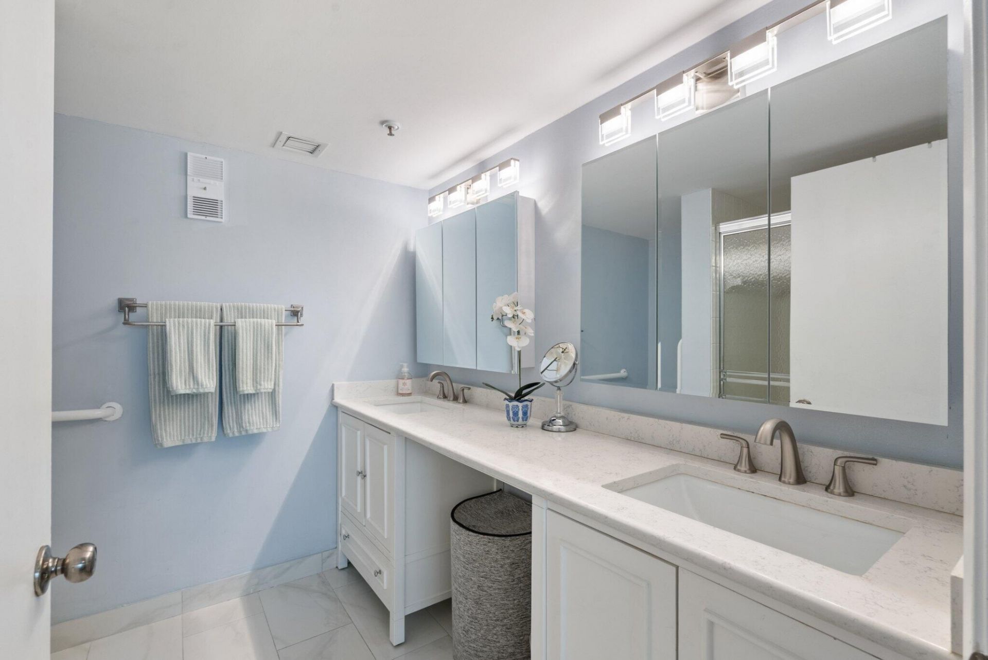 6096 Huntwick Terrace, Unit 206, Delray Beach, FL 33484 Photo