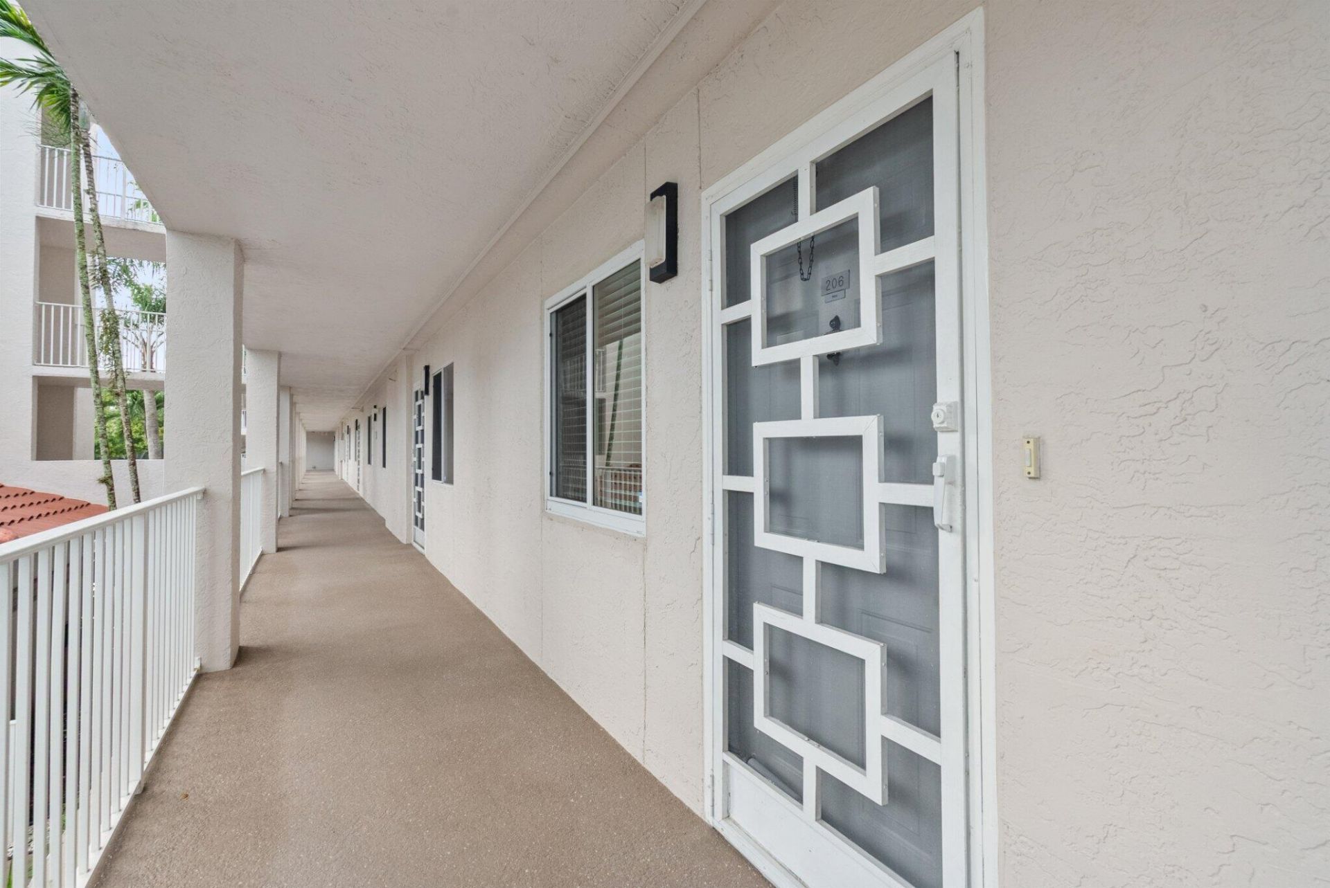 6096 Huntwick Terrace, Unit 206, Delray Beach, FL 33484 Photo