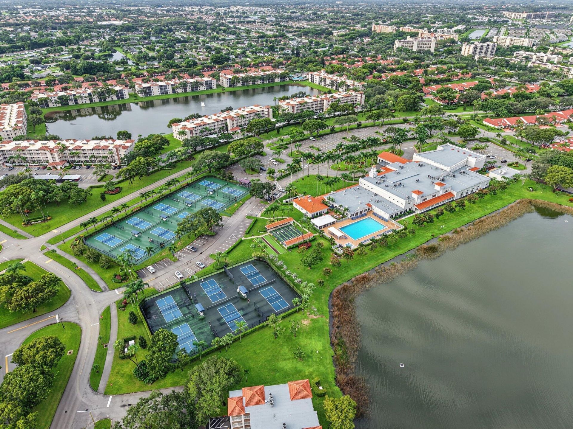 6096 Huntwick Terrace, Unit 206, Delray Beach, FL 33484 Photo