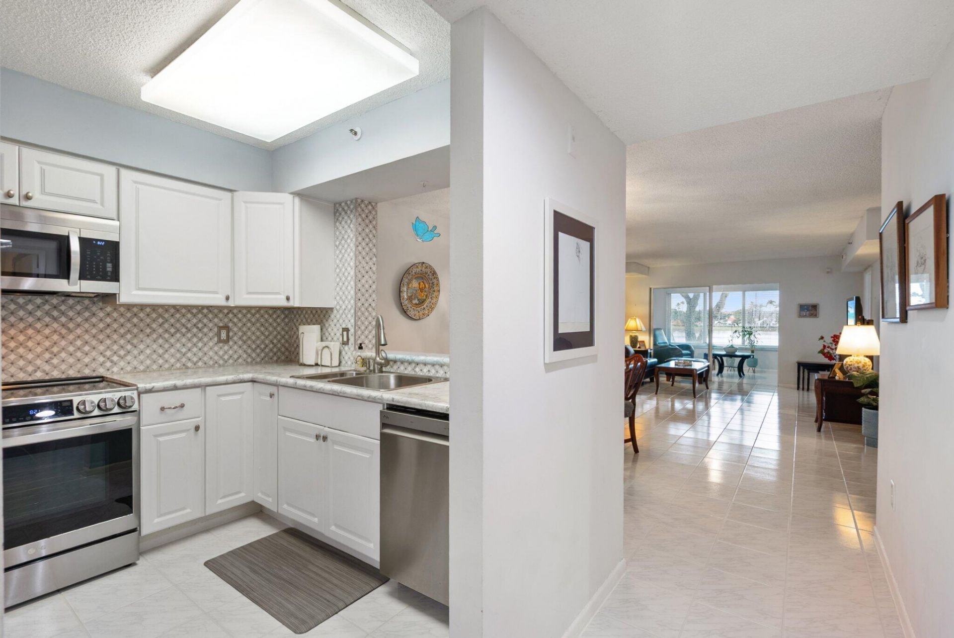 6096 Huntwick Terrace, Unit 206, Delray Beach, FL 33484 Photo