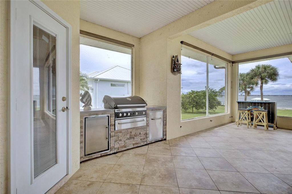 167 S Bear Point Drive, Lake Placid, FL 33852 Photo