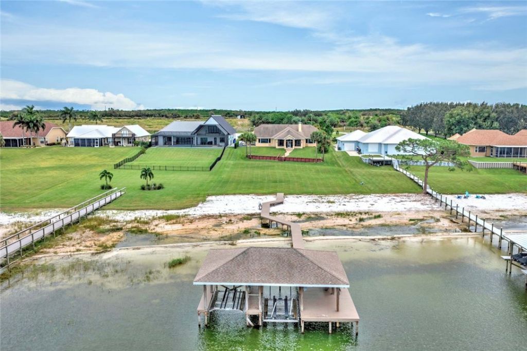 167 S Bear Point Drive, Lake Placid, FL 33852 Photo