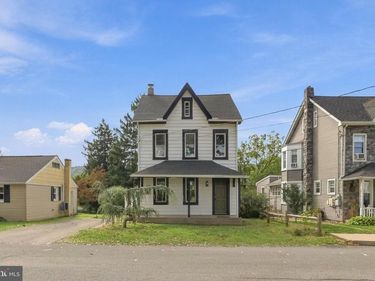 345 E WALNUT STREET, MARIETTA, PA 17547