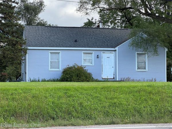 1532 Crescent Lake Road , Waterford Township, Mi 48327