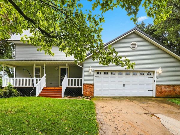101 Sunset Drive, Anamosa, IA 52205