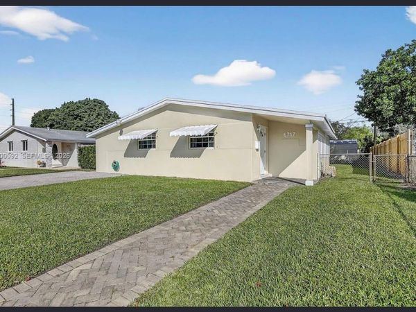 6717 Farragut St , Hollywood, FL 33024