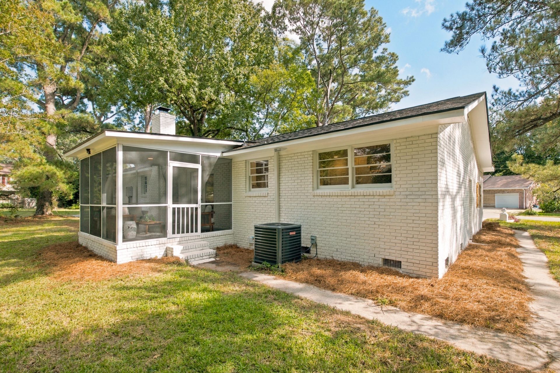 2428 Spring Garden Street Photo 24