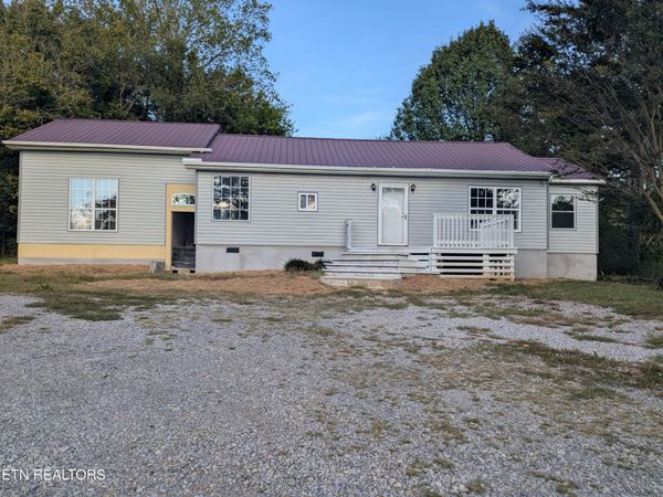 576 Highway 70 , Lenoir City, TN 37771