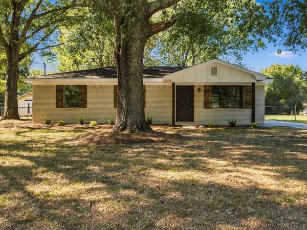 108 Forest Dr, Killen, AL 35645