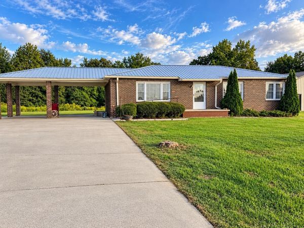 310 Dogwood Trl, Hamilton, AL 35570