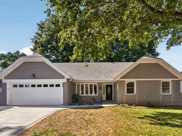 406 SE Richardson Place, Lee's Summit, MO 64063