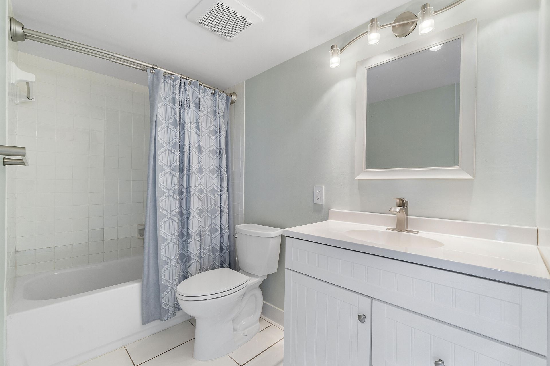 689 NE 6th Court, Boynton Beach, FL 33435 Photo