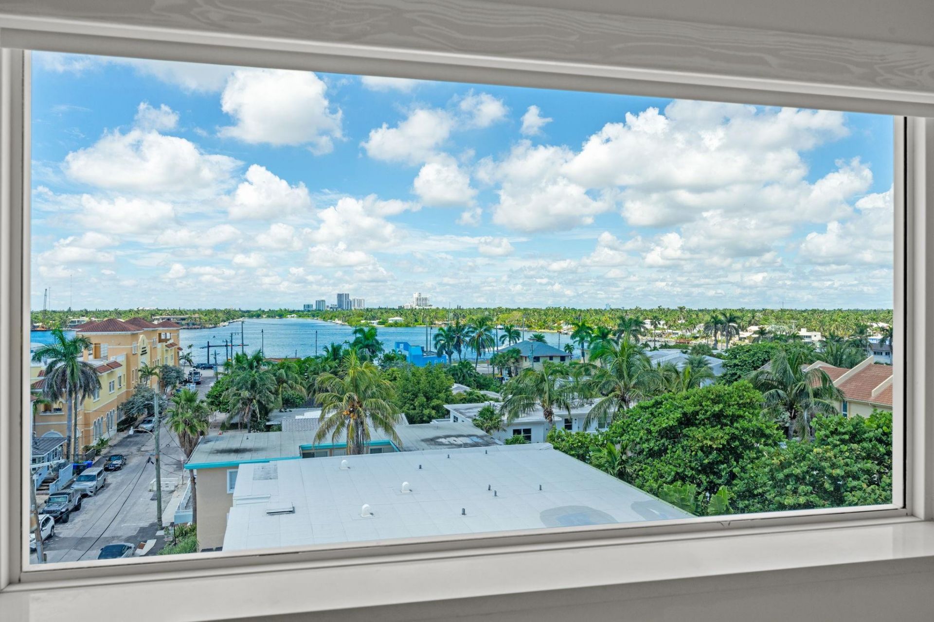 300 Oregon Street, Unit 501, Hollywood, FL 33019 Photo