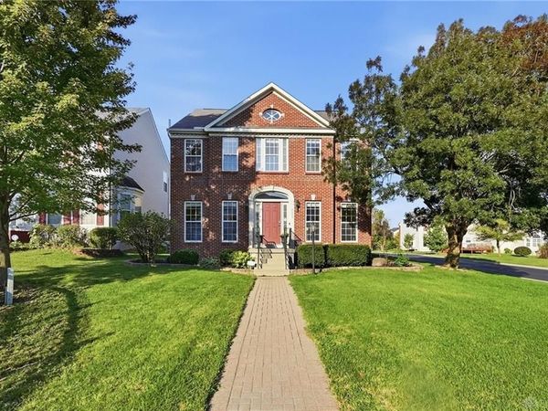 2639 Royal Gateway, Beavercreek, OH 45431