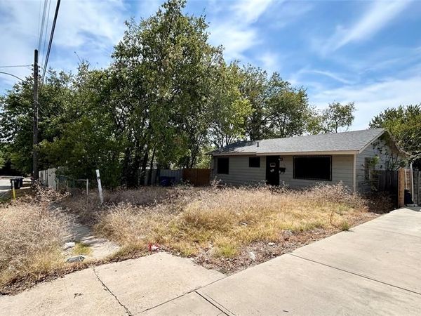 4721 Garrison Avenue , Dallas, TX 75216