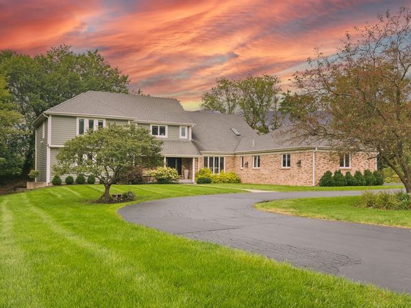 21680 Cambridge Drive, Kildeer, IL 60047
