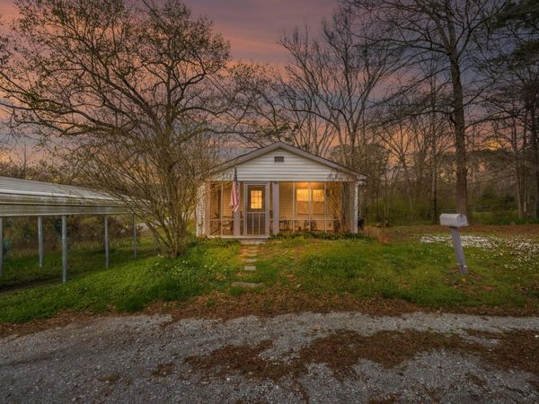 506 Chestnut Street , La Fayette, GA 30728