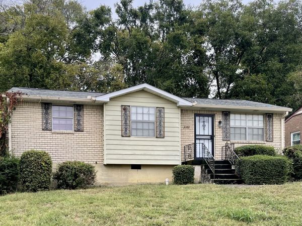 3352 Hospital Ln , Nashville, TN 37218