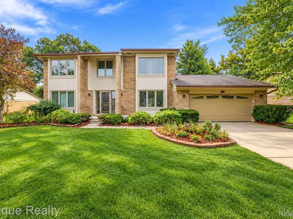 33033 Walnut Lane, Farmington Hills, Mi 48334