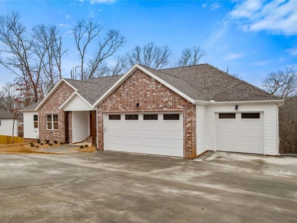 738 Cardin Spur , Pea Ridge, AR 72751