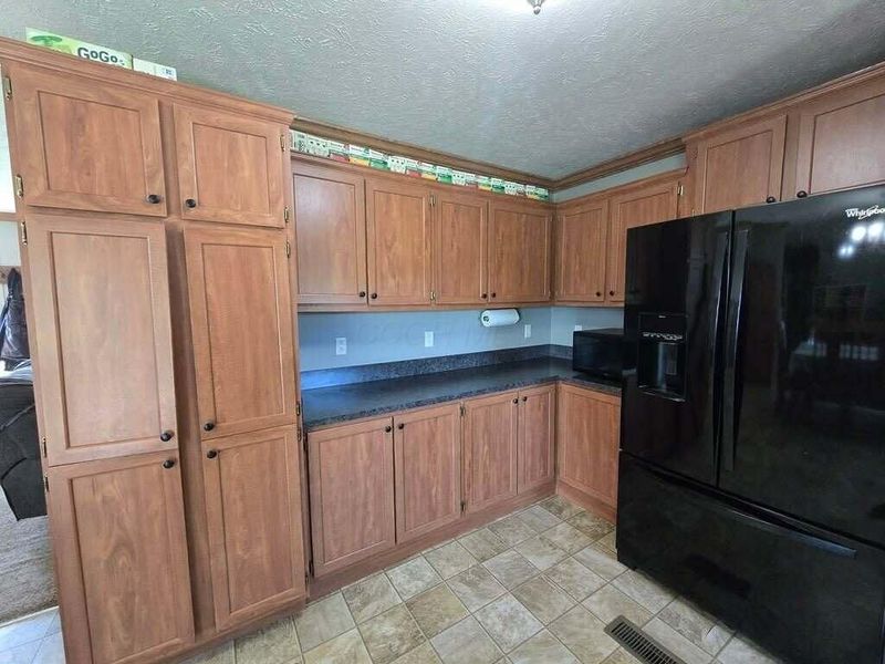 1097 State Route 28 E, Greenfield, OH 45123 Photo 10