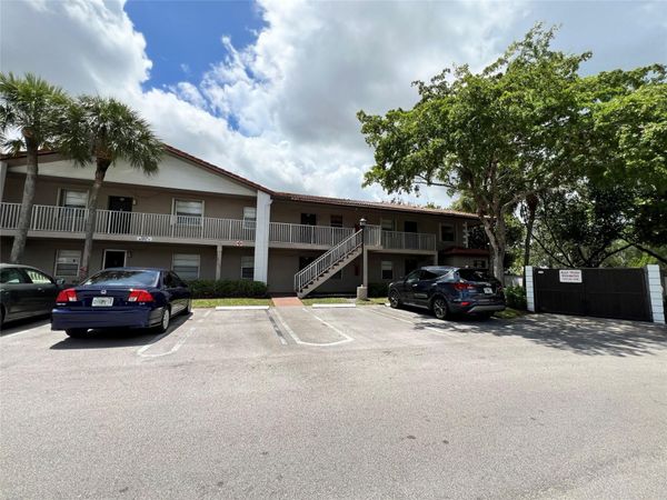 8820 ROYAL PALM Boulevard, Unit 109-4, Coral Springs, FL 33065